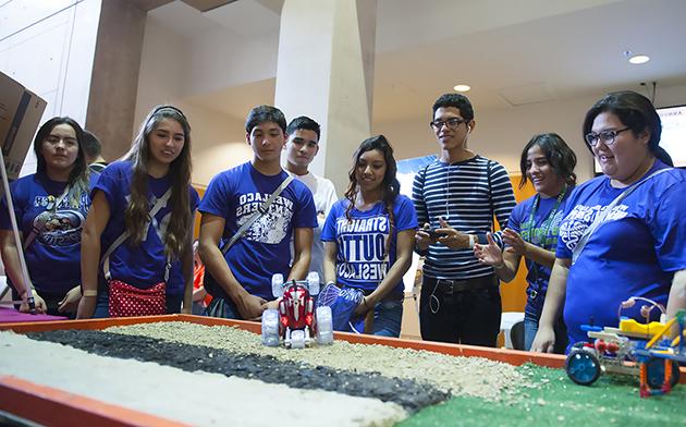 Image of Students gain hands-on insight into STEM career possibilities during HESTEC 2015